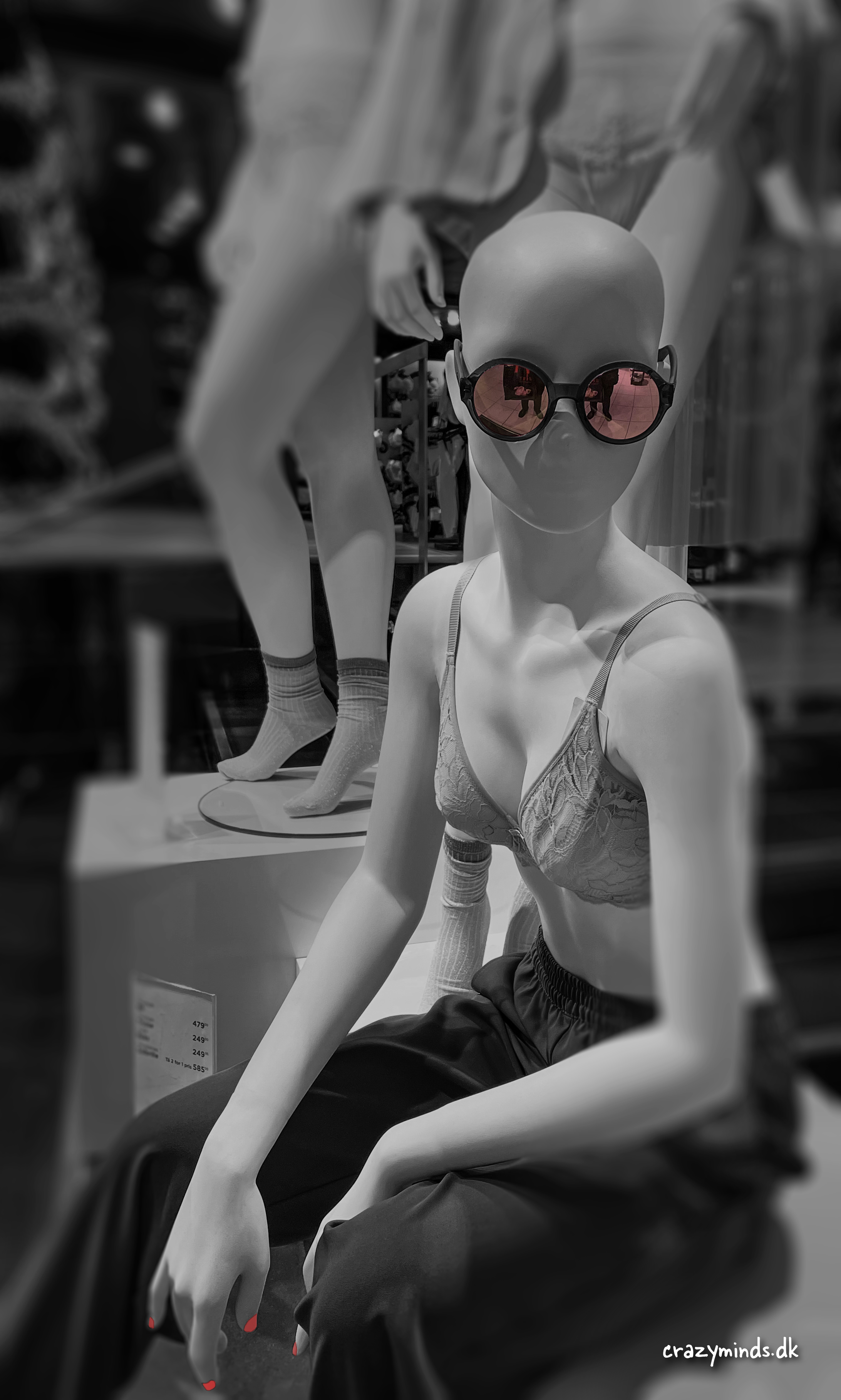 Mannequin med solbriller, Salling mvm